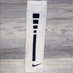 Nike Elite Arm Sleeve